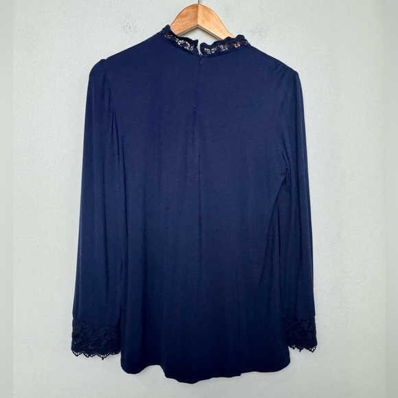 Chico’s Lace Front Top Long Sleeve Fashion Knit Blouse Deep Navy Chico’s Size 0 - Picture 4 of 12